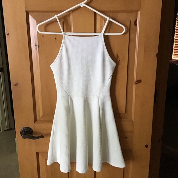 H&M Dresses & Skirts - H&M White Textured Mini Dress